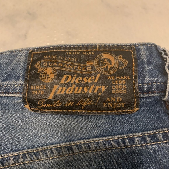 NWT Diesel Relaxed Straight Jeans Button Fly 29x32 - Picture 4 of 8